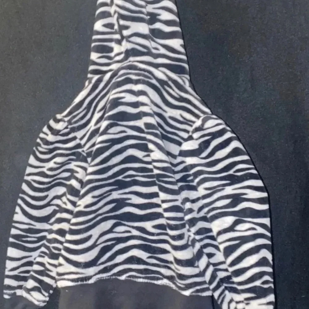 💞 Baby & Toddler Girls Size 18 Months Velvet Zebra Full Zip Hoodie
